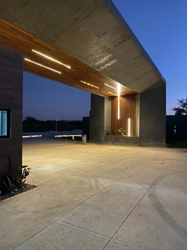 Lote En Tamora, La Privada Mas Completa Con Casa Club Y Amen