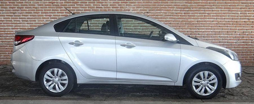 Imagem 3 de 12 de Hyundai Hb20s 1.0 Comfort Plus 12v Flex 4p Manual