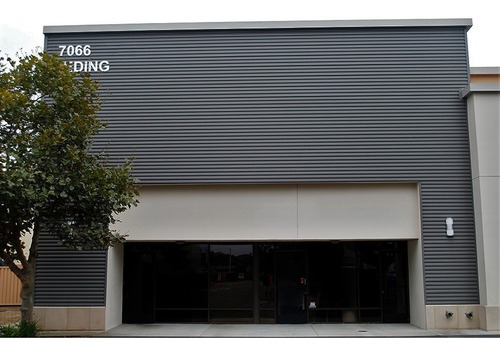Imagen 2 de 2 de Revestimiento De Pared Pvc Wall Panel Silver Grey 21,9 Cm
