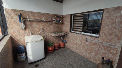 Edificio En Venta Centro De Barquisimeto Kenlimar Nieto 23-23481