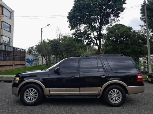 Ford Expedition 5.4 XLT ATM 4X4 7 PUESTOS BLINDAJE 3