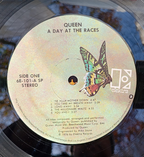 Queen A Day At The Races 1ra Edición 1976 Importado Usa Estándar (Usado)