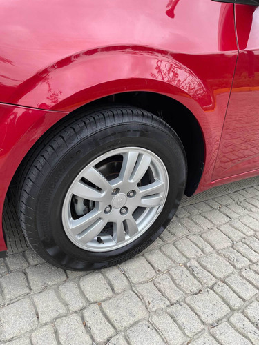 Imagen 8 de 11 de Chevrolet Sonic 2014 1.6 Lt Mt