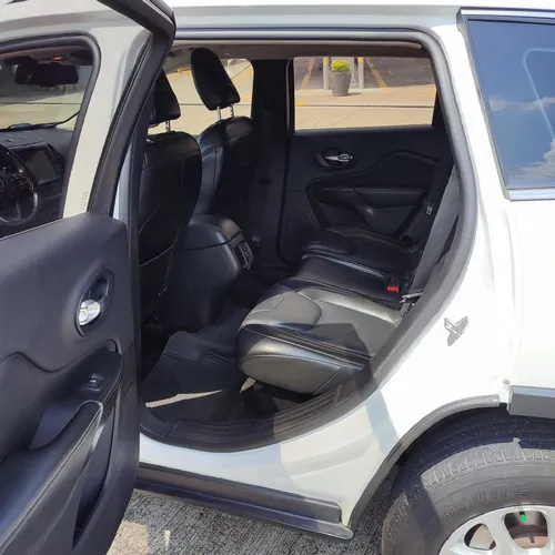 Jeep Cherokee 3.2 Longitude Plus