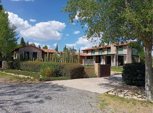 Venta De Casa En La Santisima Trinidad, San Miguel De Allend