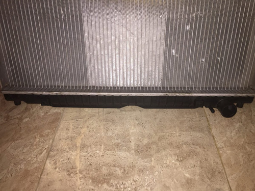 Radiador De Ford 350 Año 2007 Usado