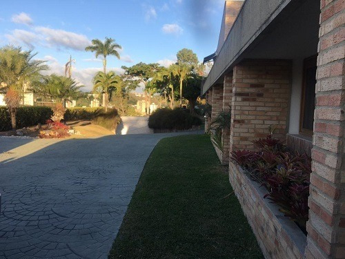 Imagen 15 de 16 de Vendo Casa 1000m2 8h/8b/15p Cerro Verde 3628