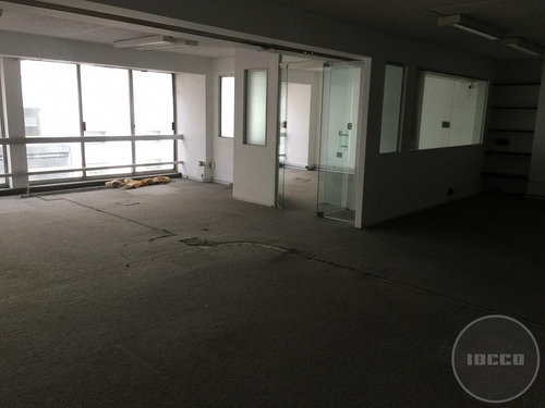 Oficina En Ciudad Vieja - 2° Piso Edificio Presidente -