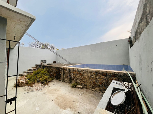 Casa En Venta En Veracruz Con Hab. En P. B. Y Alberca Col. Astilleros