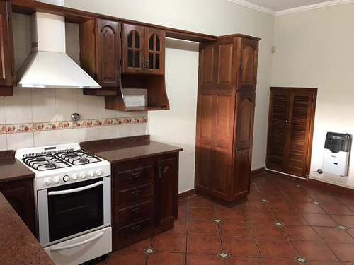 Imagen 4 de 11 de Duplex 4 Amb. Con Entrada De Auto / Venta / Ramos Mejia