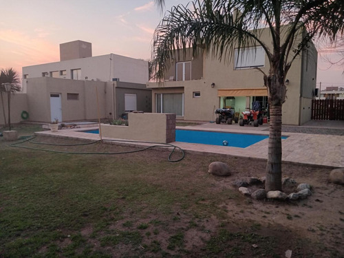 Casa En Venta - 3 Dormitorios 3 Baños - 560mts2 - Villa Nueva, Córdoba