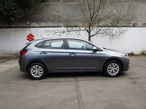 Imagen 4 de 14 de Hyundai Accent 5p Hb Gl Tm6,a/ac.,ve.del,r15
