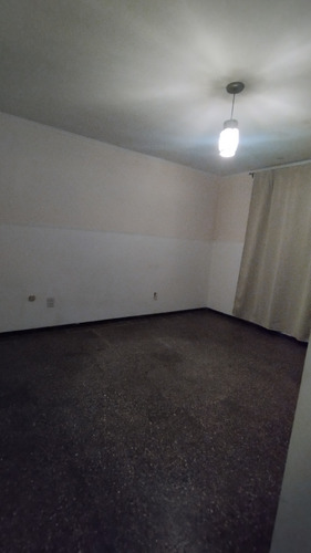 En Venta Casa 3 Dormitorios, A 15 Cuadras Del Centro