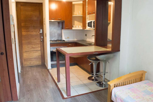 Arriendo Depto Amoblado 1 Habitación - Huérfanos (5066)