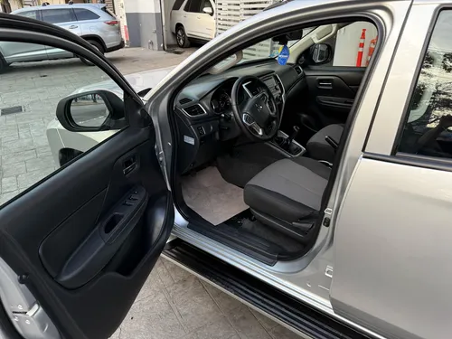 Mitsubishi L200 2.4 Cabina Doble 4x2 Mt
