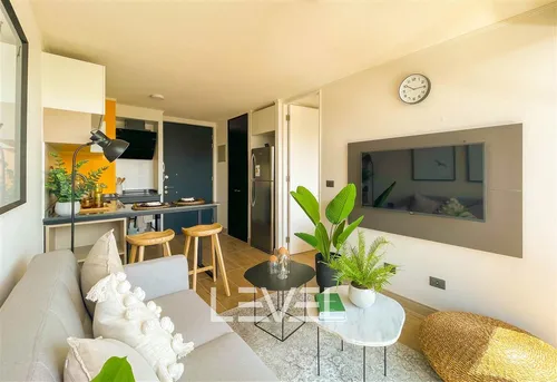 Departamento En Esmeralda. Vista Sur. Piso 2. Metro Ovalle