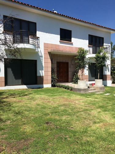 Imagen 2 de 19 de Oportunidad Unica !!!casa Con Jardines , Llena De Luz, Baja