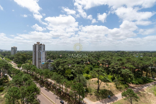 Oportunidad En Venta 3 Dormitorios 3 Baños Vista Servicios - Ref: 64045