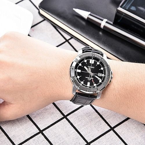 Reloj Pulsera Casio Analógico Con Correa De Resina Color Negro - Bisel Plateado