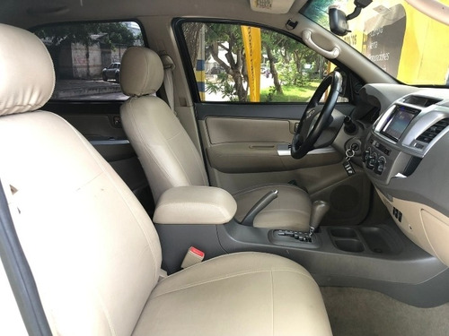 Imagen 8 de 13 de Toyota Fortuner 2.4