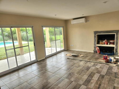 Casa En Venta - 3 Dormitorios 4 Baños - Dique Luján