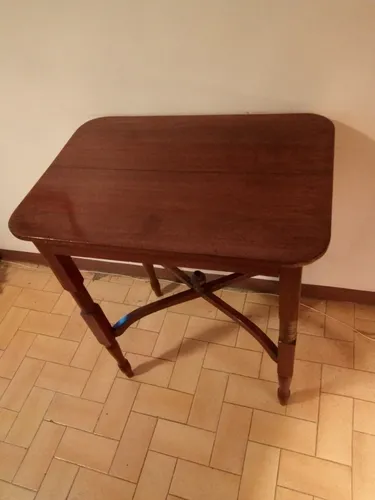 Mesa De Madera Barnizada (Usado)