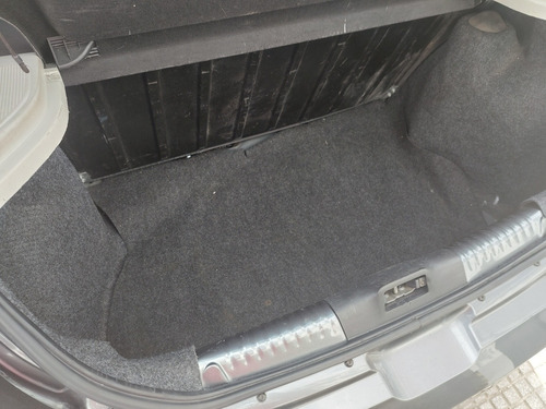 Imagen 16 de 25 de Volkswagen Gol Trend 2017 1.6 Trendline 101cv Msi