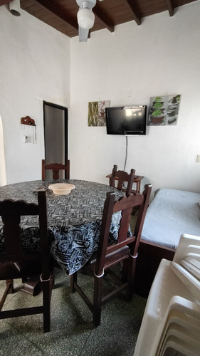 Alquilo Casa En Villa Gesell Para 5 O 6 Personas En Paseo 132 Entre 2 Y 3