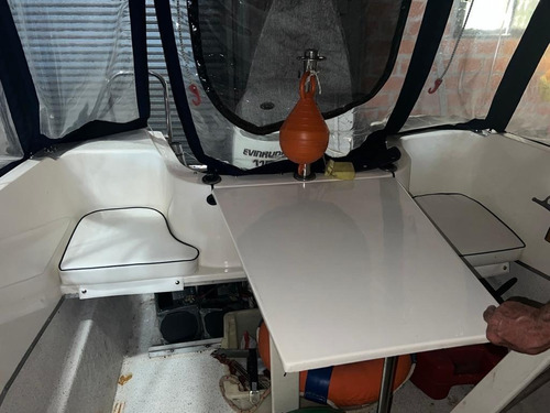 Traker Cabinado Benavidez 670 Evinrude E-tec De 115 Hp 50hs
