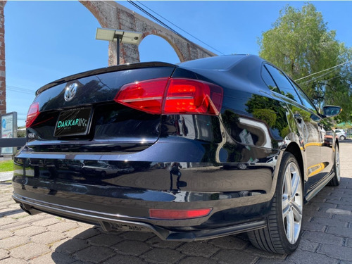 Imagen 2 de 14 de Volkswagen Jetta Gli Negro 2017 At Dakkar Autos