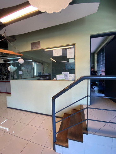 Colectora Panamericana Local Cochera Edificio Corporativo Apto Uso Showroom Oficinas. Ubicado En Echeverria 1800- Florida Oeste Vicente Lopez