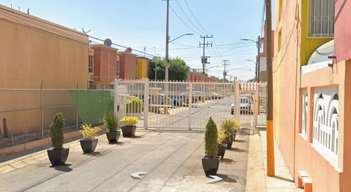 Casa En Remate Bancario- 5ta Cda, Bosque De Los Abedules, Los Héroes Tecámac, Cdmx - Jcbb3