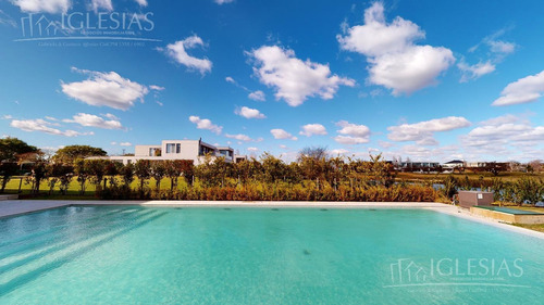 Imagen 9 de 30 de Tour 360º - Casa Al Lago - Barrio El Golf, Nordelta