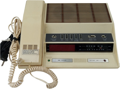 Antigo Radio Relolgio E Telefone Novo