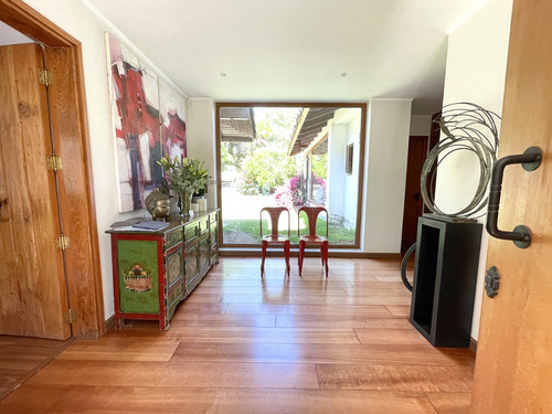 Se Vende Sitio De 2.964m Con Casa Completamente Remodelada.