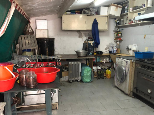 Casa 4 Amb Sobre Lote De 10.50 X 18.60 Con Muy Lindo Fondo Libre !!! Terraza Y 2 Baños ! Visitela...