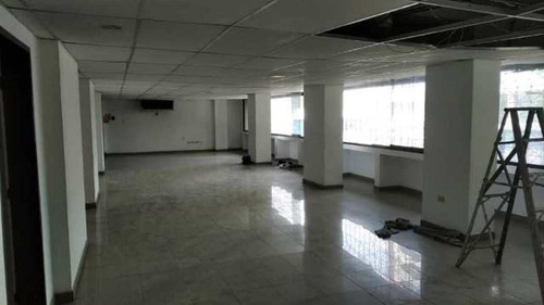 Imagen 3 de 7 de Amplio Local Comercial En Venta De 414m² En Avenida Bolívar - Inmobiliaria Maggi Cod. 575