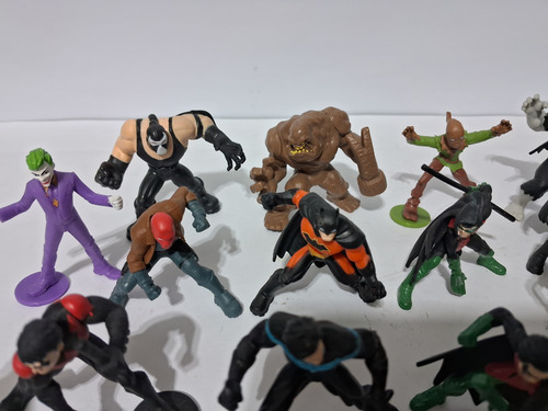 Batman 20 Mini Figuras 5cm Sunny Coleção Completa (Usado)