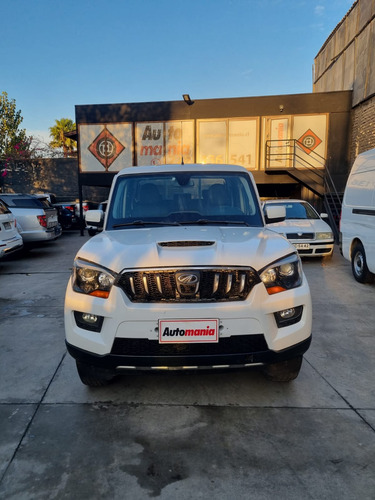 Mahindra Pik-Up D/C 4X2 Base Touch