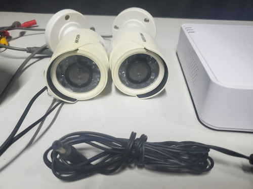 Dvr Hikvision 8 Canales 1 Tb , 2 Camaras Al 100% (Usado)