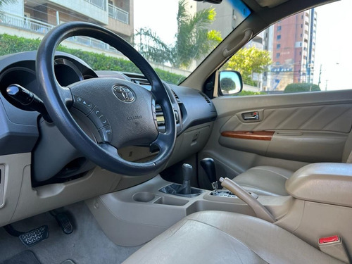 Imagem 9 de 14 de Toyota Hilux Sw4 Srv D4-d 4x4 3.0 Tdi Dies. Aut 2010/201...