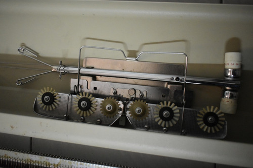 Maquina De Tejer Singer No Envío (Usado)