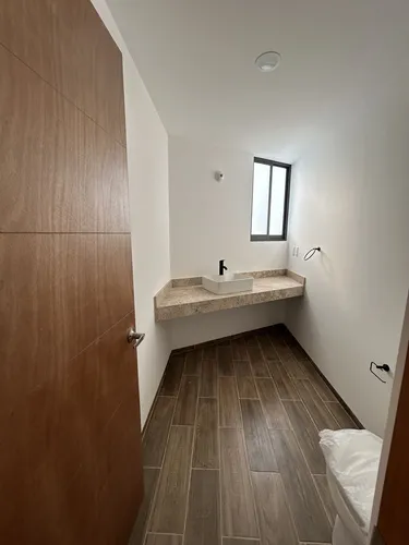 Hermosa Casa En El Condado/ Privada