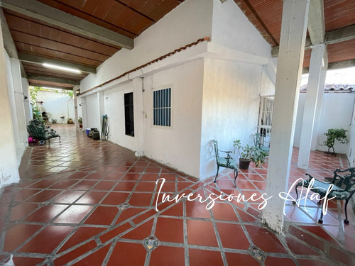 Inv Ataf Ca Asesores Vende Casa En Valle Arriba, Guatire / Ginebra