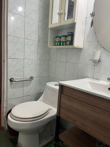 Casa Muy Bonita, Sector Tranquilo, Locomoción A 2 Cuadras.