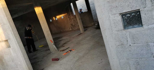 Terreno Con Construcción De Un Piso