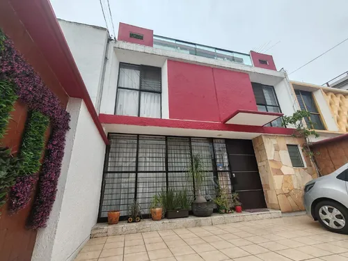 Casa Sola Con Departamento Independiente A Un Costado De Uvm Coyoacán
