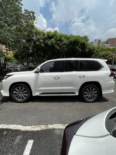 Lexus LX 5.7 570