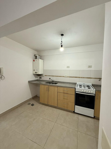 Departamento En Alquiler En Banfield, Lomas De Zamora, G.b.a. Zona Sur