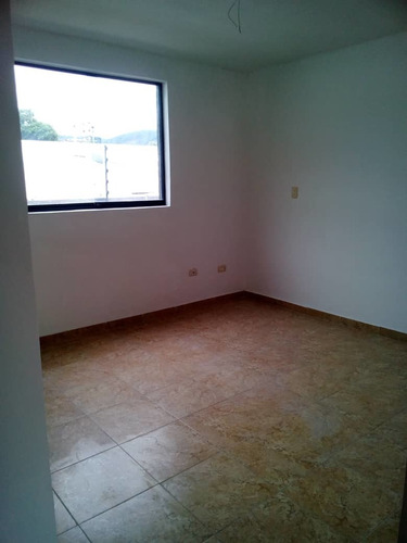Imagen 9 de 14 de Thownhouse A Estrenar Naguanagua Conjunto De Solo 6 Th